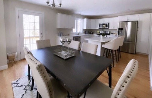Abington Casa | Spacious, Well Decorated, & Cost Effective