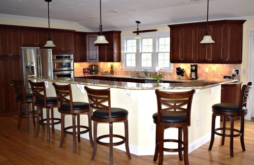 Wellfleet Casa | Amplio y nuevo Wellfleet Home en 1 1/2 acres ~ Pasos hacia la bahía ~ Walk to town