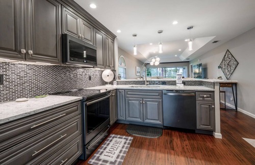 Lely Golf Estates Condominio | Spacious, wellstocked, laundry room in unit, screen lanai, reclining sofa chairs