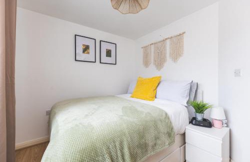 Preston Apartamento | Spacious Wembley Flat Comfy Beds 2 Baths 1 Parking