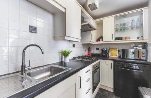 Preston Apartamento | Spacious Wembley Flat Comfy Beds 2 Baths 1 Parking