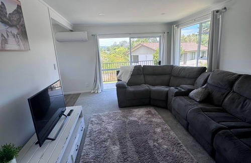 Henderson Casa | Spacious West Auckland Accommodation