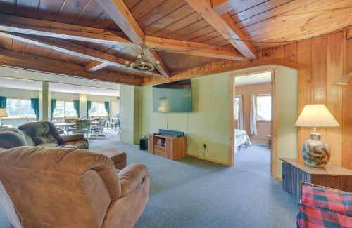 Winter Casa | Spacious Winter Retreat with River Access and Kayaks!