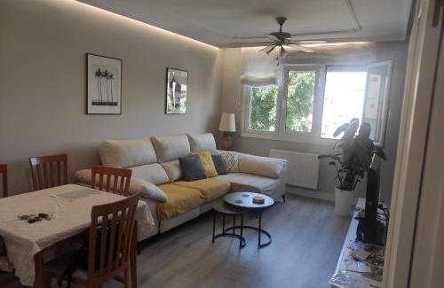 Bilbao la Vieja Apartamento | Spacious with free parking in Old Town-Casco Viejo