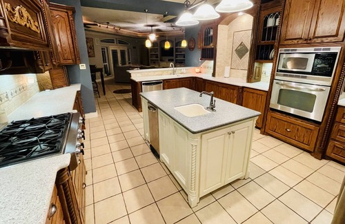 Elgin Casa | Spacious with Spectacular Views near Fort Sill, Medicine Park, Lawton and Elgin!
