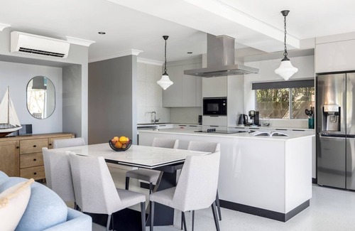 Soldiers Point Apartamento | Spacious Woodlands Water Front Soldiers Point- Ground Floor Apartment