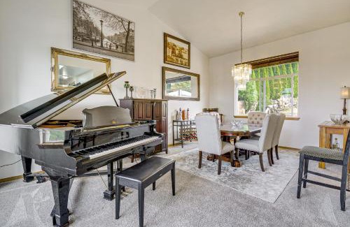 Marysville Casa | Spacious Yard and Deck Home 8 Mi to Puget Sound!