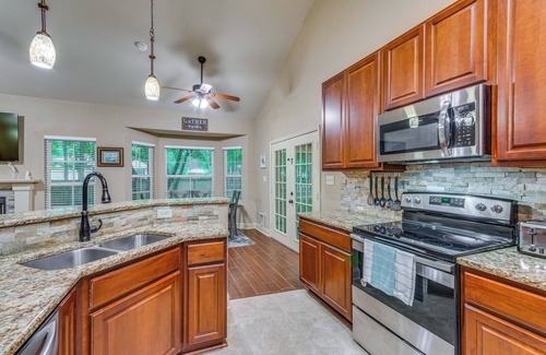 Navarre Casa | Spacious Yard! Navarre Home in Quiet Neighborhood