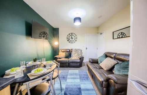 Tatenhill Apartamento | Spacious Yet Low Rate 5 Bedroom House in Coventry, Sleeps 10, Free Parking with Garden and Unlimited Wi-Fi - THL