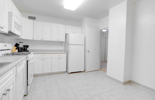 Aurora Highlands Apartamento | Spacius Apt W Excellent Amenities