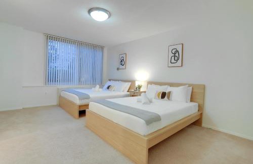 Aurora Highlands Apartamento | Spacius Apt W Excellent Amenities
