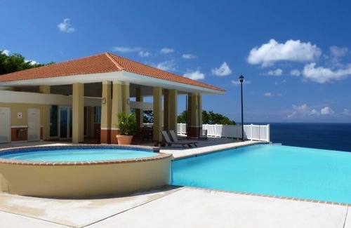 Borinquen Condominio | España reúne el U. S. en 'Puerta del Mar' ... No se requiere pasaporte !!!