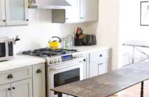 Sunset Junction Casa | Spanish 2+1 Home in prime Silver Lake