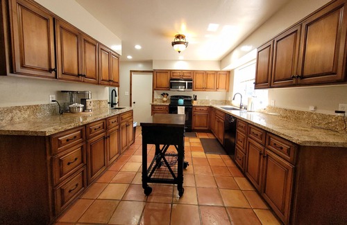 Ramona Casa | Spanish Hacienda in Wine Country - Pool- Game Room- Fire Pit-Private