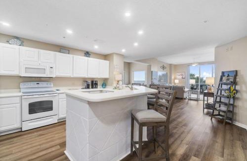 Chandelle First Casa | Spanish Key Unit 101