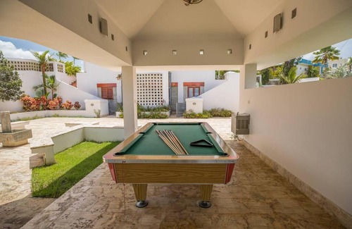 Canovanillas Casa | Spanish Mansion with Mountain views