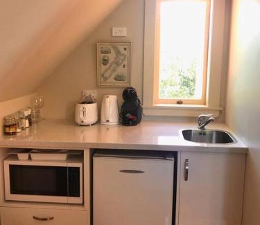 Hastings Apartamento | Spanish Mission Hideaway with pool and garden