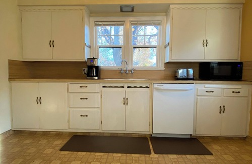 Redding Casa | Spanish Revival Bungalow in Downtown Redding