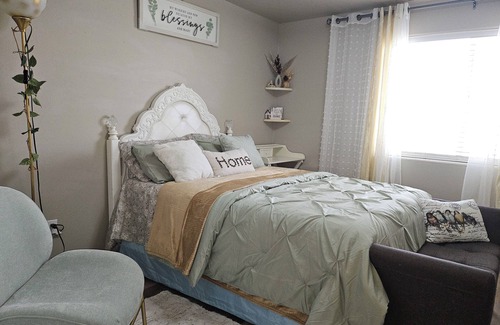 Pasco Casa | spare luxury room available Tri-Cities West Pasco WA