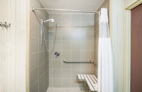 Withrow Hotel | Spark by Hilton Bardstown