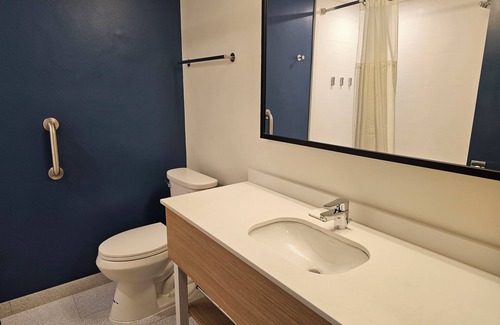 Downtown Chattanooga Hotel | Spark by Hilton Chattanooga Downtown