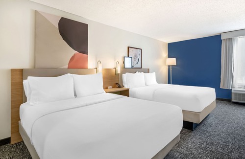 Knoxville Hotel | Spark by Hilton Knoxville North I-75