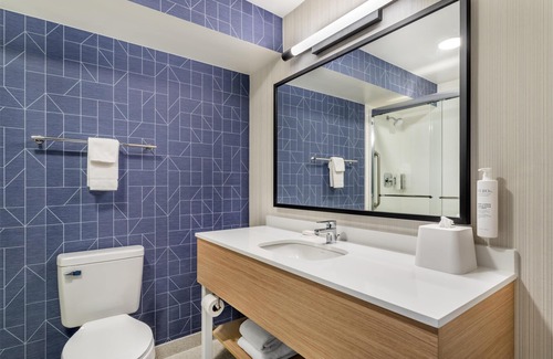 Knoxville Hotel | Spark by Hilton Knoxville North I-75