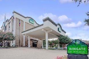 Richardson Hotel | Spark by Hilton Richardson Dallas