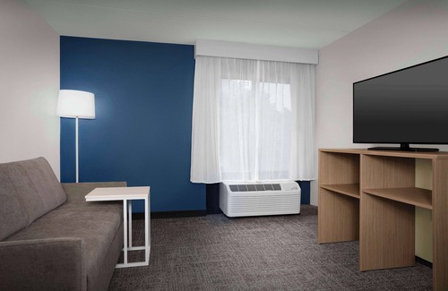 Oak Park - Northwood Hotel | Spark by Hilton San Antonio Airport