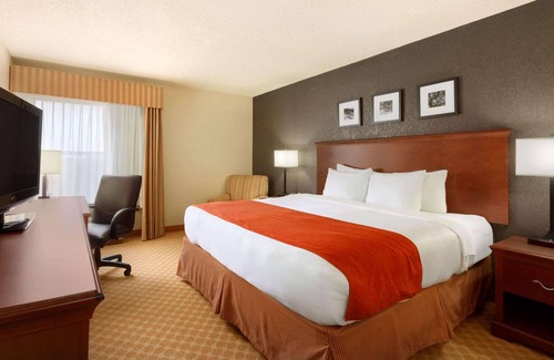 South Side Hotel | Spark by Hilton South East Corpus Christi