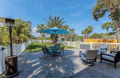 Flagler Beach Casa | Sparkle By the Sea - Beautiful Intracoastal Retreat Just 2 Blocks to the Beach!