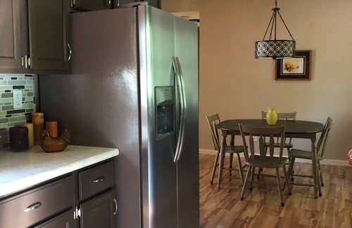 State College Casa | Sparkling clean bungalow close to campus