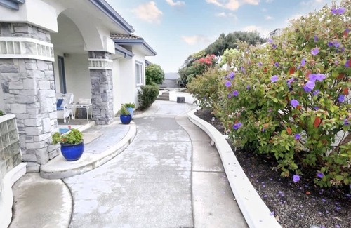 Brookings Apartamento | Sparkling Clean, Private & Quiet! Amazing Ocean Views [7]
