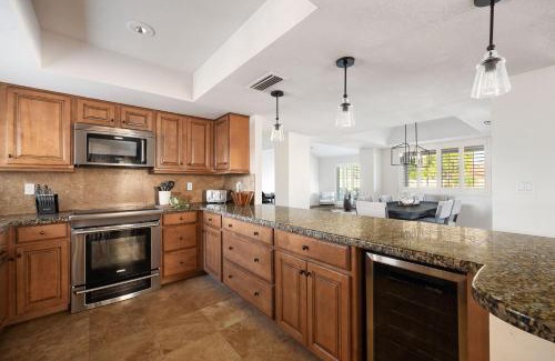 Buenavante Casa | Sparkling Pool Poker Table and Relaxation at Sweetwater