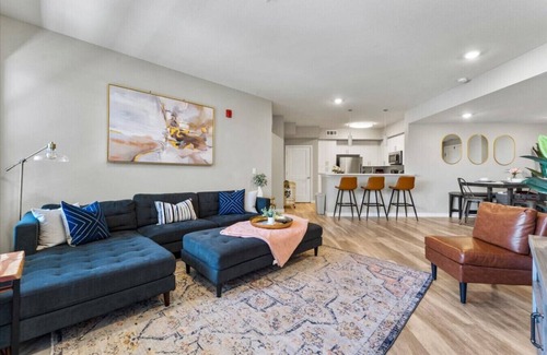 Sparks Apartamento | Sparks Waterfront 2 Kings Condo- Free Parking