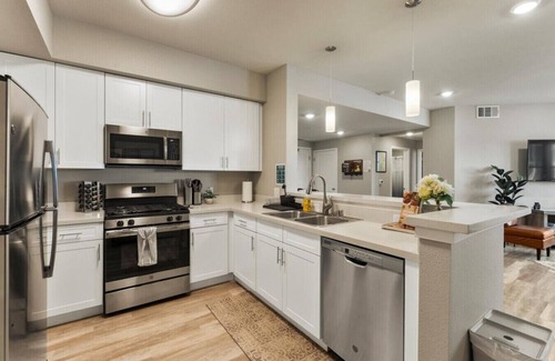 Sparks Apartamento | Sparks Waterfront 2 Kings Condo- Free Parking