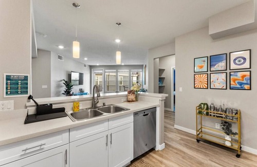 Sparks Apartamento | Sparks Waterfront 2 Kings Condo- Free Parking