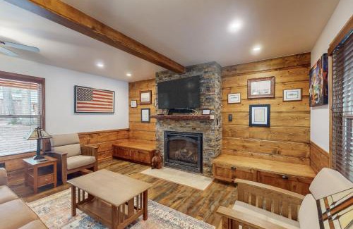 Shaver Lake Casa | Sparrow Cabin