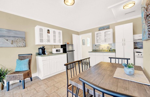 Lynn Haven Casa | Sparrow
