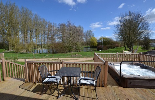 Henton Apartamento | Lodge-Superior-Baño con bañera-Vista al Lago-Sparrowhawk Lodge
