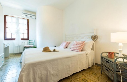 Maddalenedda Casa | Spazioso Appartamento al Mare con Giardino T0520