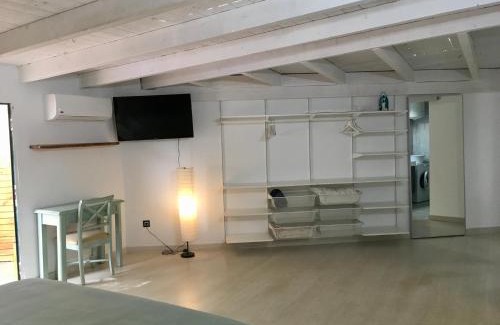 Bahia Calma Apartamento | spazioso e incantevole, funzionale, Wi-Fi, AC, patio, piscina condivisa
