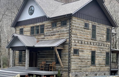 Nantahala Cabina | Cabin on Nantahala River with Hot tub/ Bryson City, NC 28713