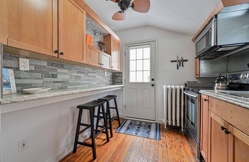 Ventnor City Apartamento | Special Beach Cottage w/ Deck