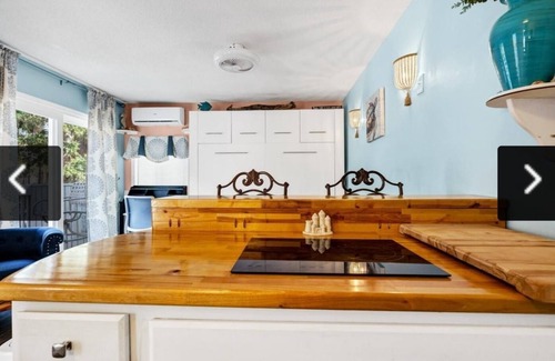 Ocean Ridge Cabaña | CHARMING COASTAL COTTAGE, SWIMMING, OFFSHORE FISHING, TURTLE TOURS, GOLF, BIKING