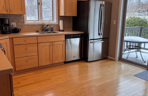 Southwest Harbor Casa | Special fall rates! Grandview near Acadia NP with pool, sauna, exercise room.