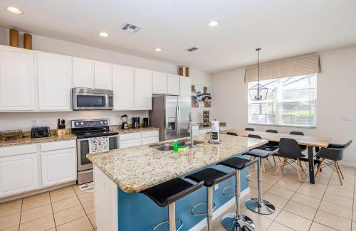 Bellavida Casa | Special Offer Fantastic Townhome with Pvt Pool and Lake view near Disney