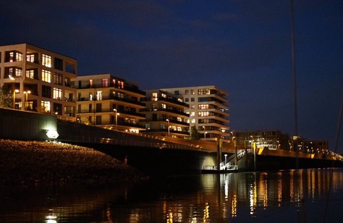 Uberseestadt Alquiler De Eote | Special overnight adventure on sailing yacht in Bremen.