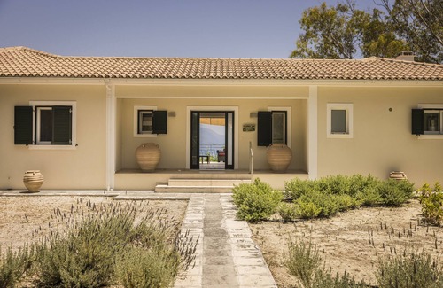 Leivathos Villa | Special villa with beautiful views, pool and tennis court