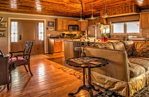 Royal Crest Rancheros Casa | Exuberante a largo plazo en Las Vegas, Tropical Garden Guesthouse con piscina
